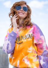 Lade das Bild in den Galerie-Viewer, Miss Goodlife Roundneck Happiness Love Batik – rose