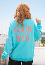 Lade das Bild in den Galerie-Viewer, Miss Goodlife Sweater Roundneck Good Karma Good Luck – turquoise