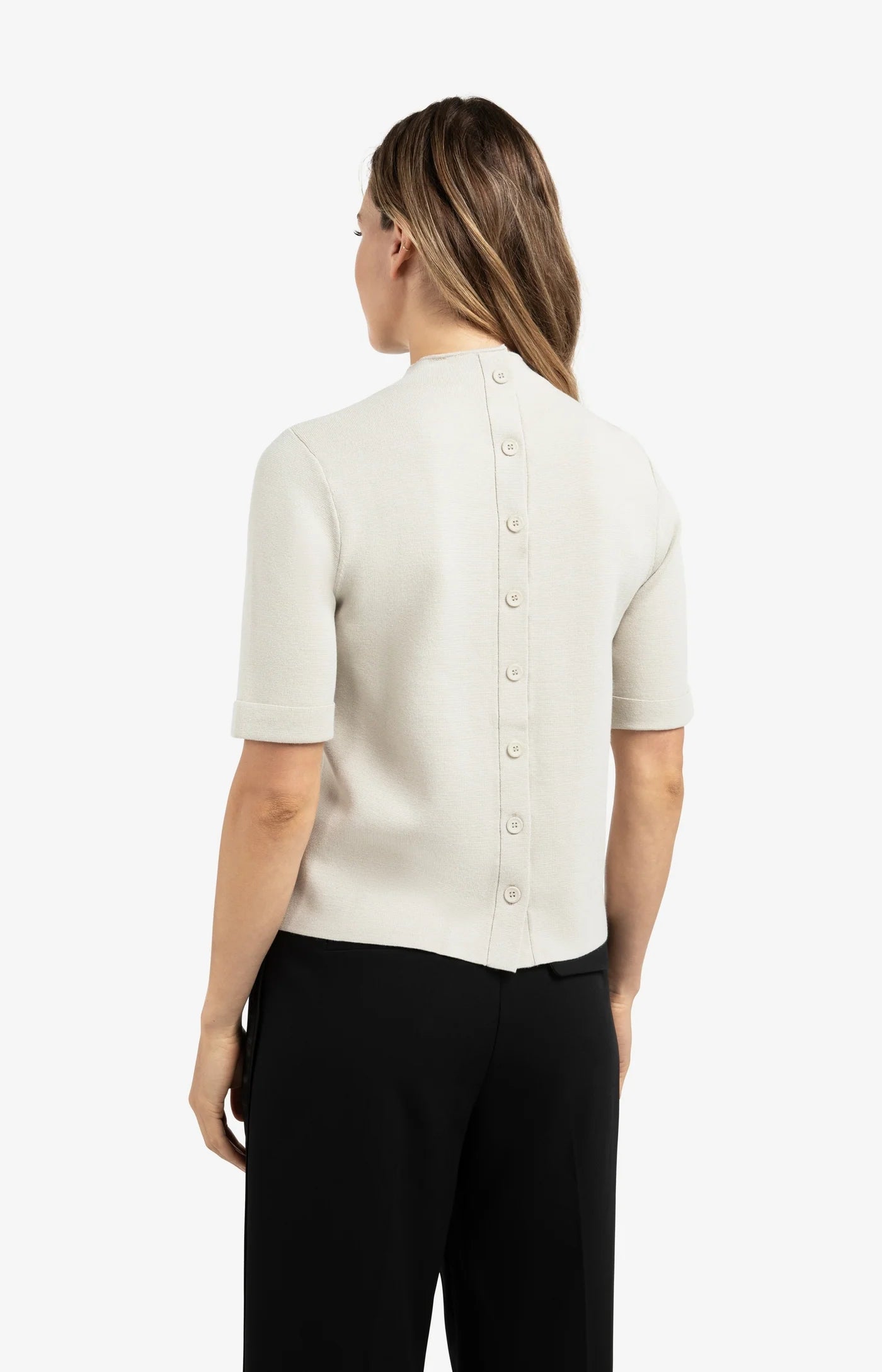 YAYA Luna Fine Knit Sweater – Kurzarm mit Rückenknopf-Detail