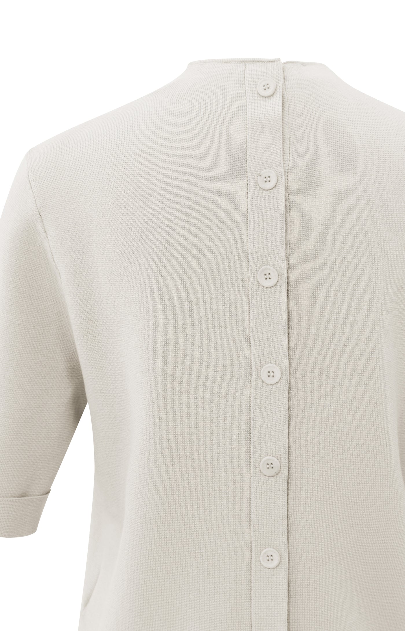 YAYA Luna Fine Knit Sweater – Kurzarm mit Rückenknopf-Detail