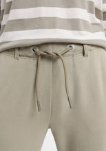 Lade das Bild in den Galerie-Viewer, Elbsand  Ivalo 7/8 Pants Hose Pale Dern Grün Early Spring
