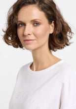 Lade das Bild in den Galerie-Viewer, Elbsand Moa t-Shirt Cloud White
