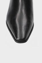 Lade das Bild in den Galerie-Viewer, Copenhagen Studios CPH293 Leather Black
