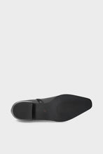 Lade das Bild in den Galerie-Viewer, Copenhagen Studios CPH293 Leather Black
