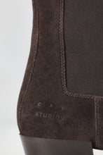 Lade das Bild in den Galerie-Viewer, Copenhagen Studios CPH294 Suede Chocolate
