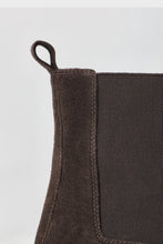 Lade das Bild in den Galerie-Viewer, Copenhagen Studios CPH294 Suede Chocolate
