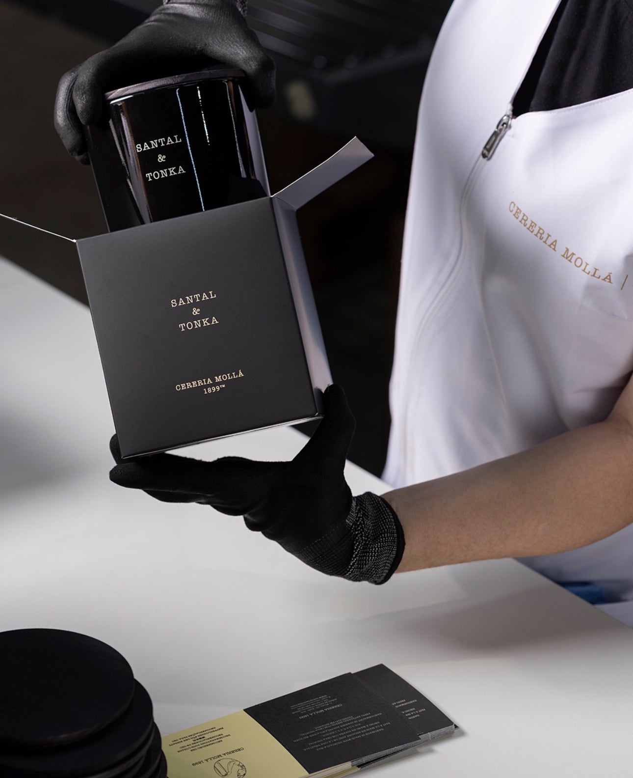 Cereria Mollá Kerze "Velvet Wood"