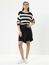 Lade das Bild in den Galerie-Viewer, Herrlicher Louise Grobstrick Pullover
