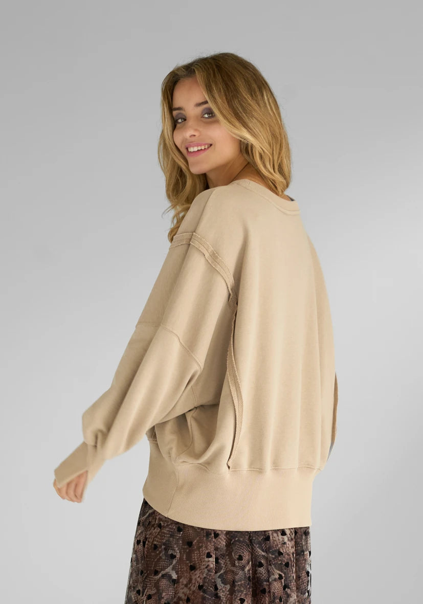 Miss Goodlife Roundneck Sweater Gold – sand