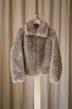 Lade das Bild in den Galerie-Viewer, Rino &amp; Pelle Sallie Kurze Fell Jacke
