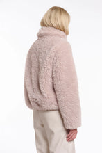 Lade das Bild in den Galerie-Viewer, Rino &amp; Pelle Sallie Kurze Fell Jacke Beige
